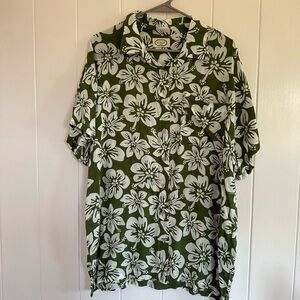 Benoa Swim Aloha Shirt Green Batik Size Large used once